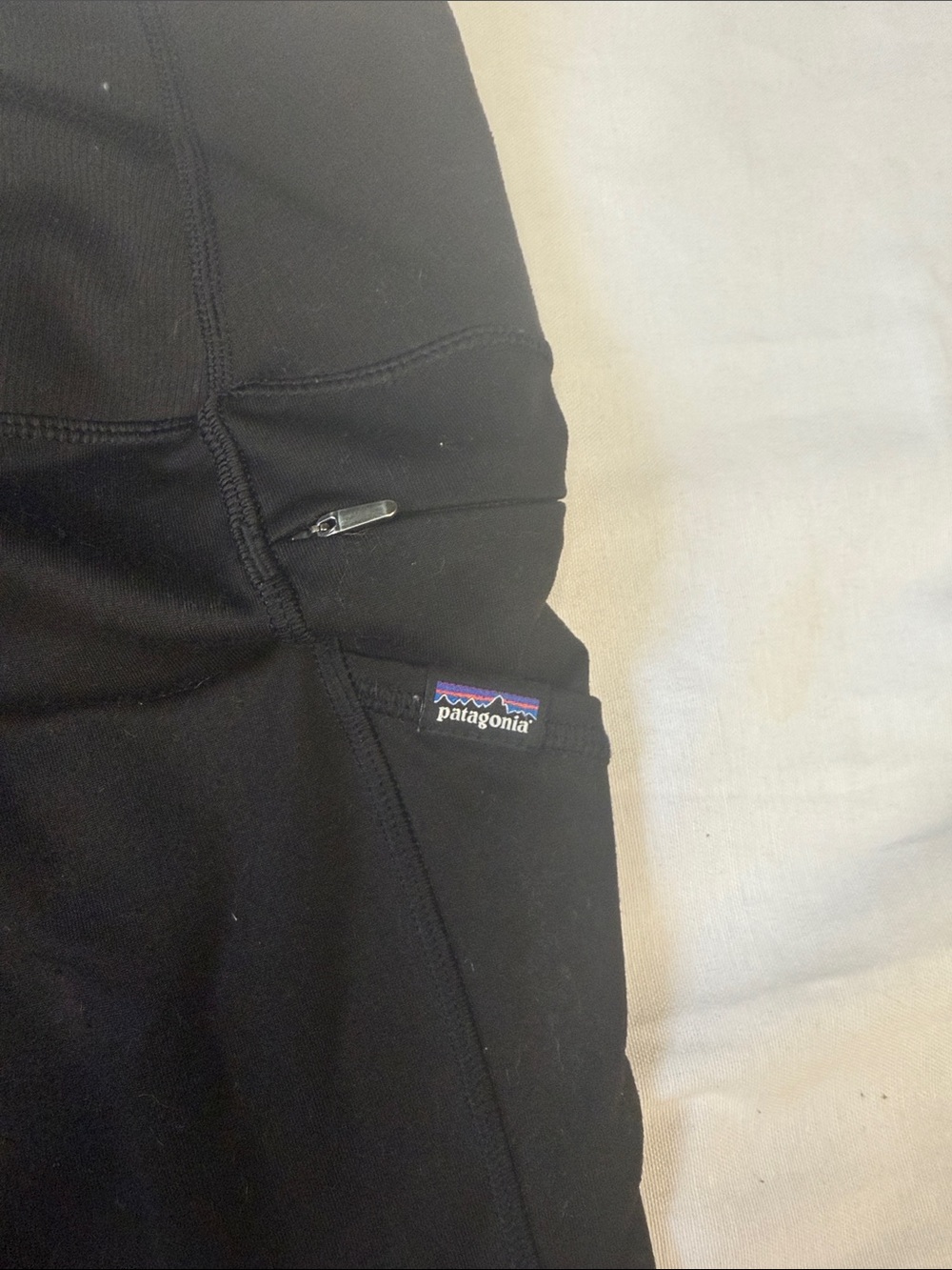 Patagonia high waisted black leggings - Picture 4 of 5